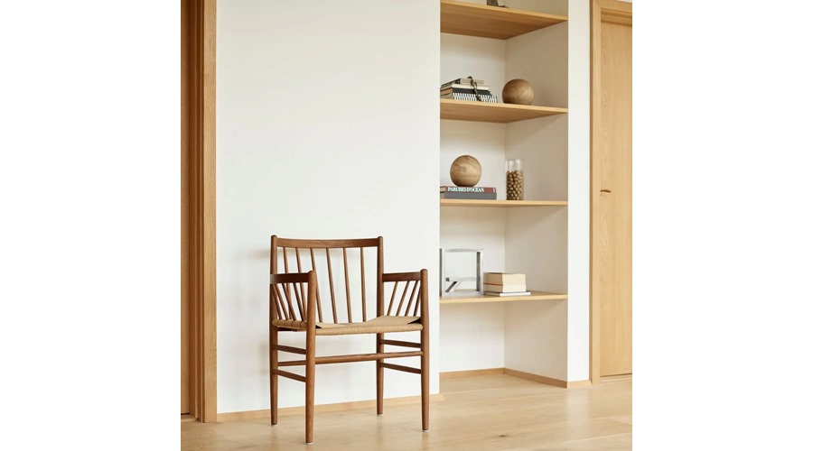 J81-Stol-roeget-eg-Joergen-Baekmark-4