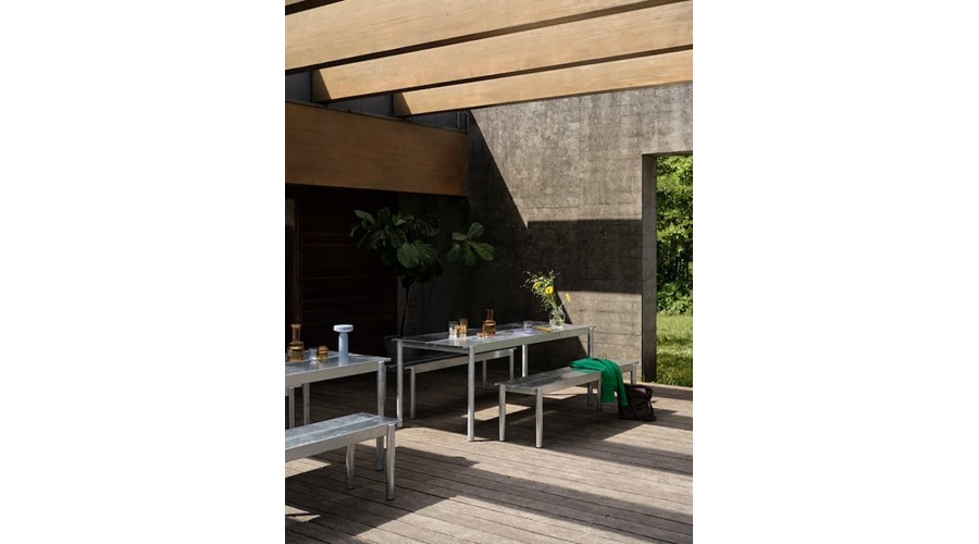 Linear-steel-warm-galvanized-bench-table-ease-portable-lamp-light-blue-raise-carafe-glasses-burnt-orange-silent-vase-muuto-org_3