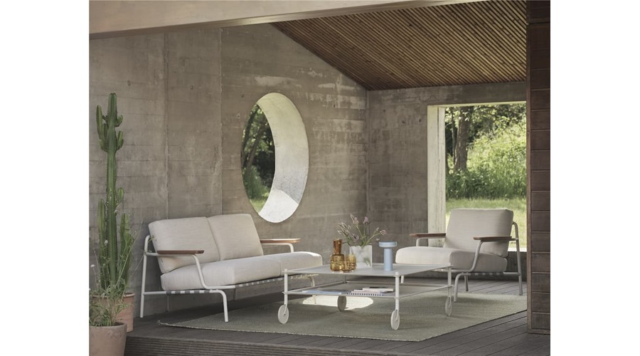 Settle-sofa-2-laze-1-grey-flow-coffee-table-ply-rug-recycled-poly-moss-green-ridge-vase-16-white-frosted-glass-muuto-org