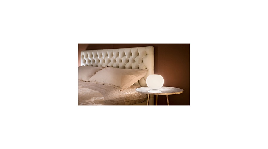 glo-ball-basic-table-zero-morrison-flos-F33300-product-life-01-1440x802