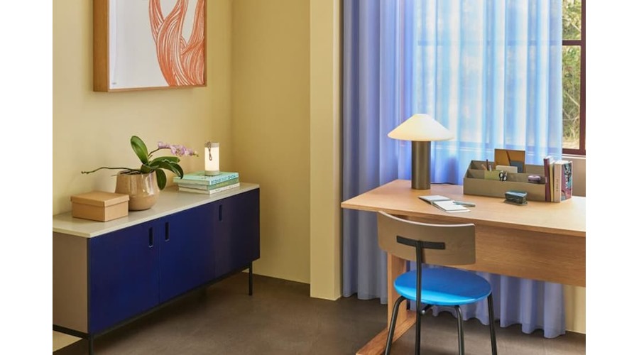 orbit-table-lamp-dark-green-45b9f76c03fa1c971c7c76592e61d157-800x533 (1)