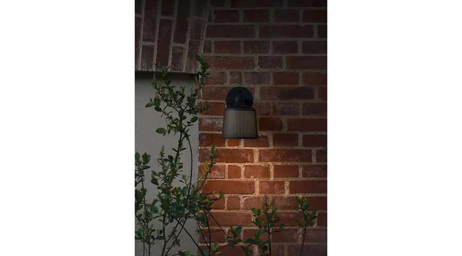 vipp551_outdoor-wall-spot-black-lifestyle08_h